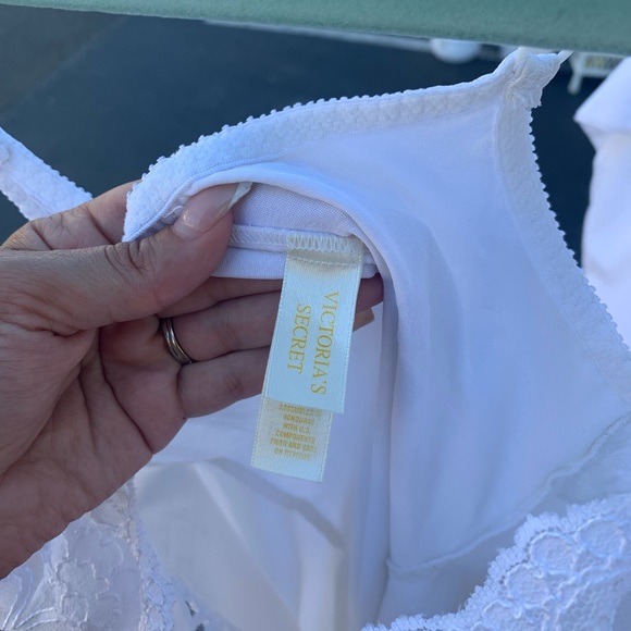 Victoria - Picture 2 of 4